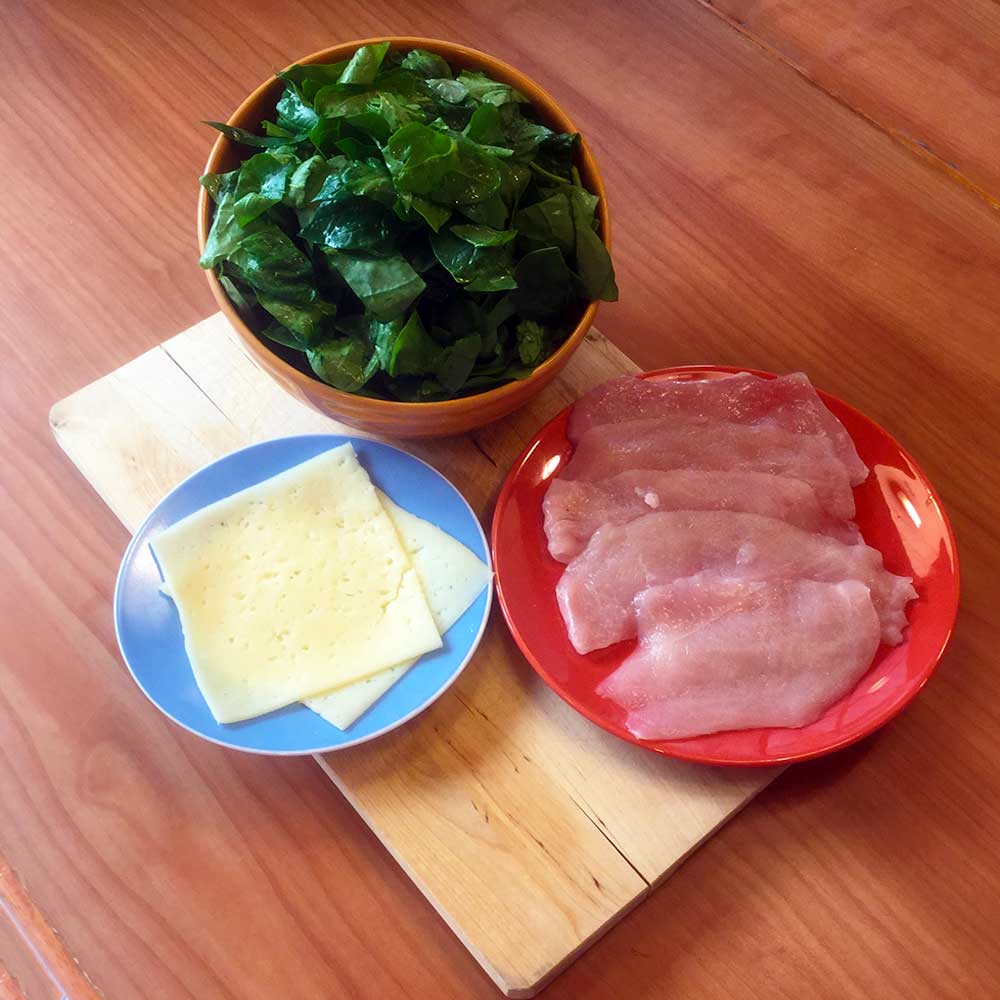Pechuga de pavo rellena de espinacas y queso. Ingredientes. DietAlba nutrición online.