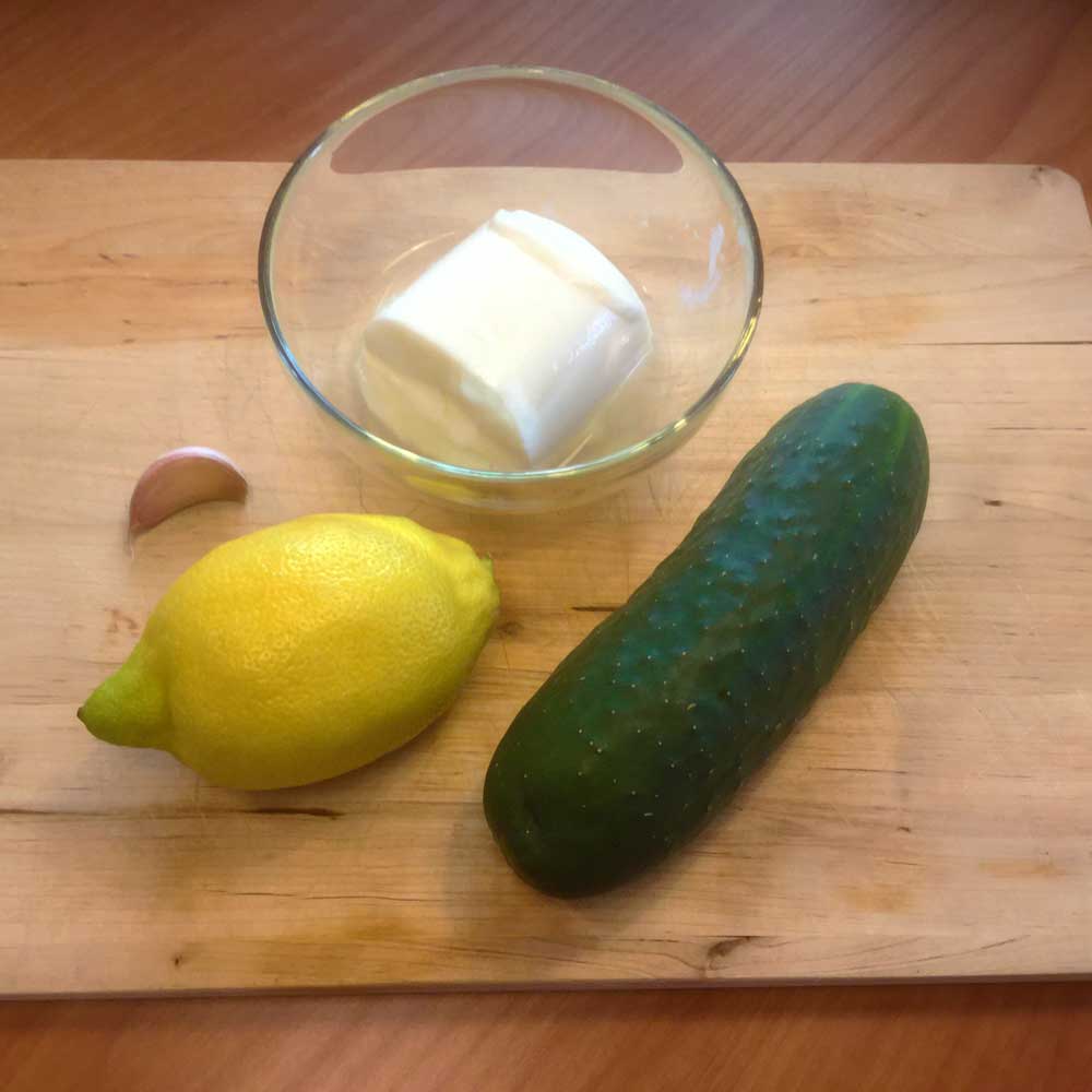 6 cremas frías para un día detox. Crema de pepino y yogur.