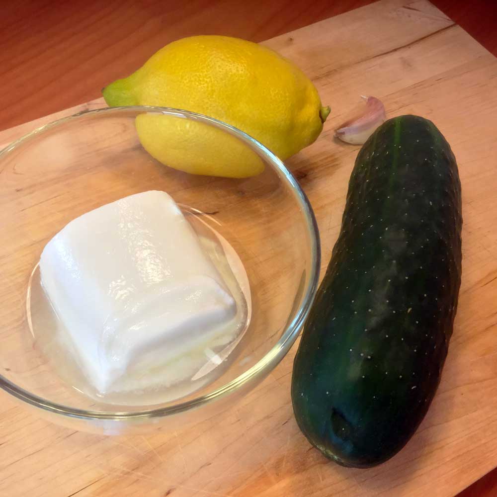 6 cremas frías para un día detox. Crema de pepino y yogur.