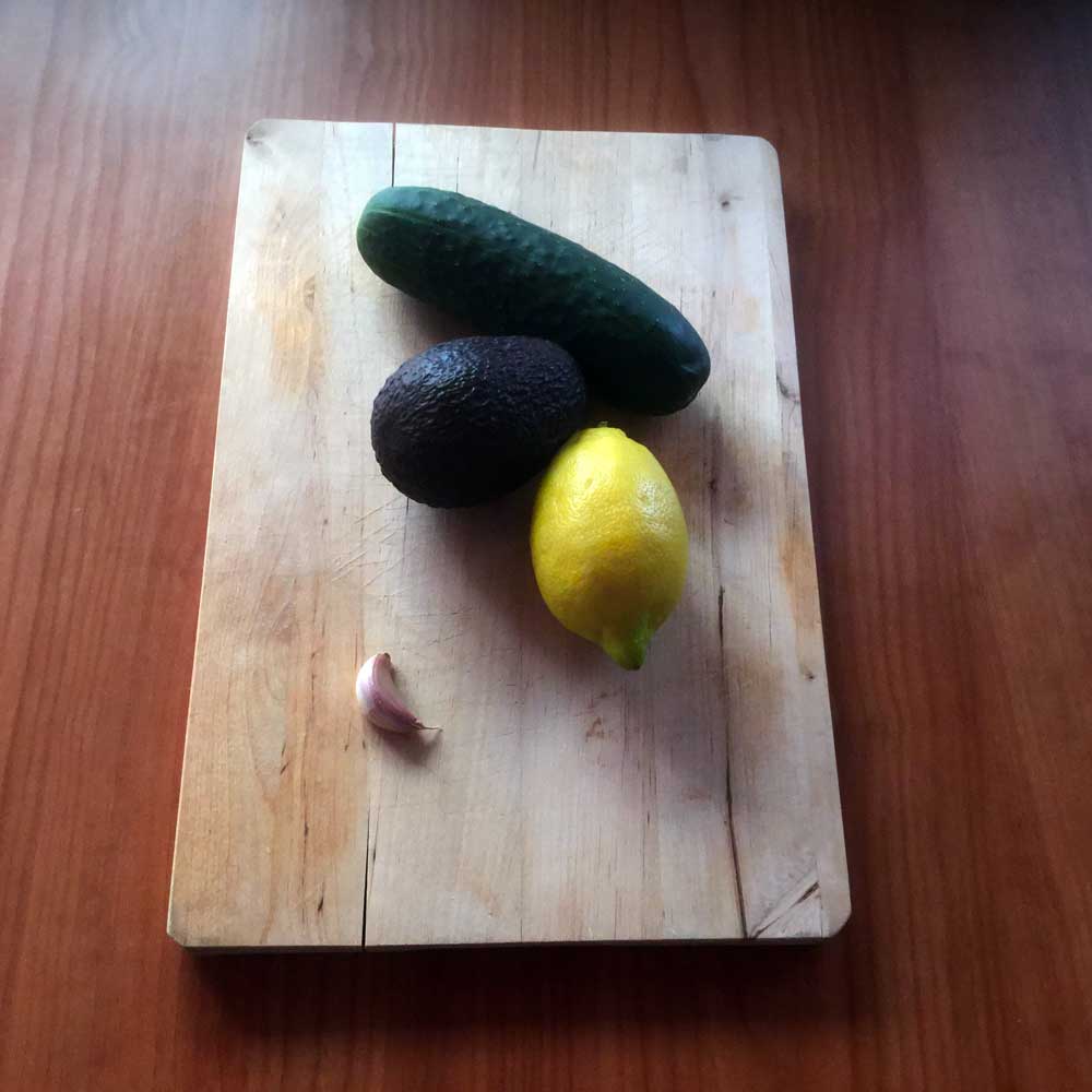 Ingredientes. Crema fría de pepino y aguacate..