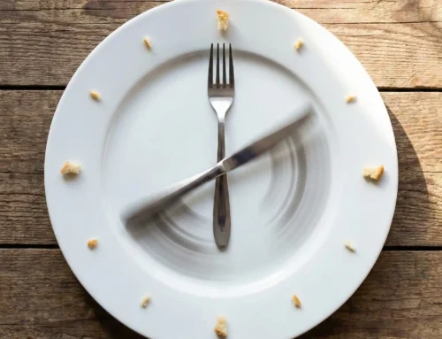 Comer rápido por ansiedad: Superando la «Mentalidad de Escasez» infantil